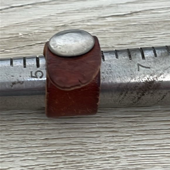 Leather Snap Close Ring - Picture 4 of 5
